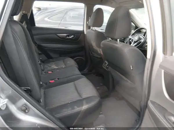 KNMAT2MV0HP509909 2017 NISSAN ROGUE - Image 8