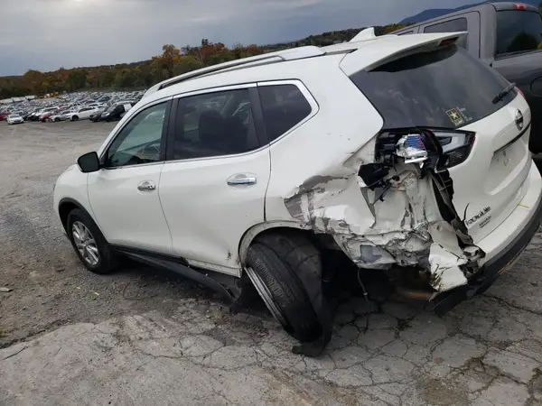 KNMAT2MV0HP528766 2017 NISSAN ROGUE - Image 2