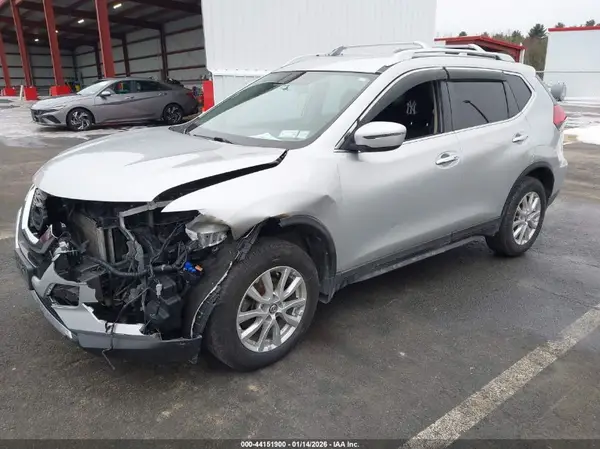 KNMAT2MV0HP530517 2017 NISSAN ROGUE - Image 2
