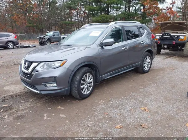 KNMAT2MV0HP542750 2017 NISSAN ROGUE - Image 2