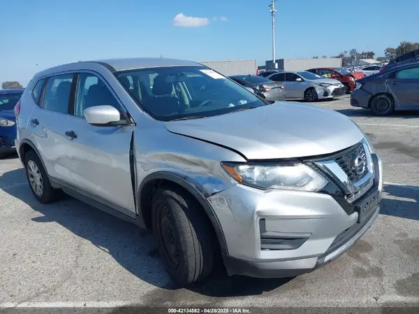KNMAT2MV0HP554493 2017 NISSAN ROGUE - Image 1