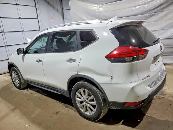 KNMAT2MV0HP561637 2017 NISSAN ROGUE - Image 2