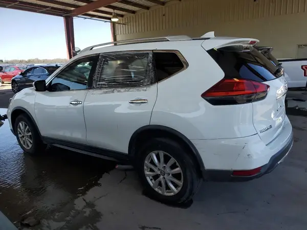 KNMAT2MV0HP565977 2017 NISSAN ROGUE - Image 2