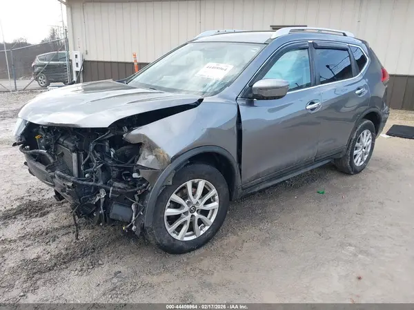 KNMAT2MV0HP567440 2017 NISSAN ROGUE - Image 2