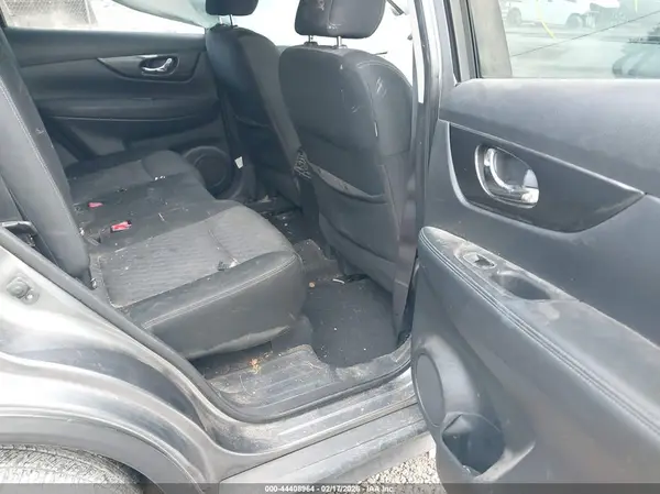 KNMAT2MV0HP567440 2017 NISSAN ROGUE - Image 8