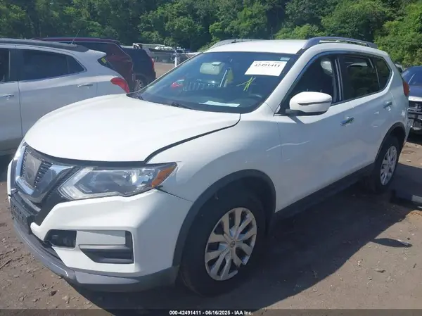 KNMAT2MV0HP572315 2017 NISSAN ROGUE - Image 2