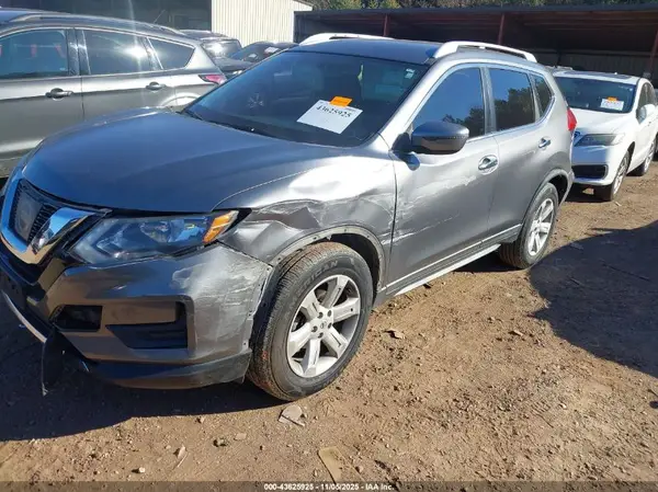 KNMAT2MV0HP576686 2017 NISSAN ROGUE - Image 2