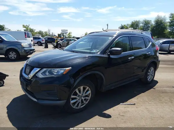 KNMAT2MV0HP582276 2017 NISSAN ROGUE - Image 2