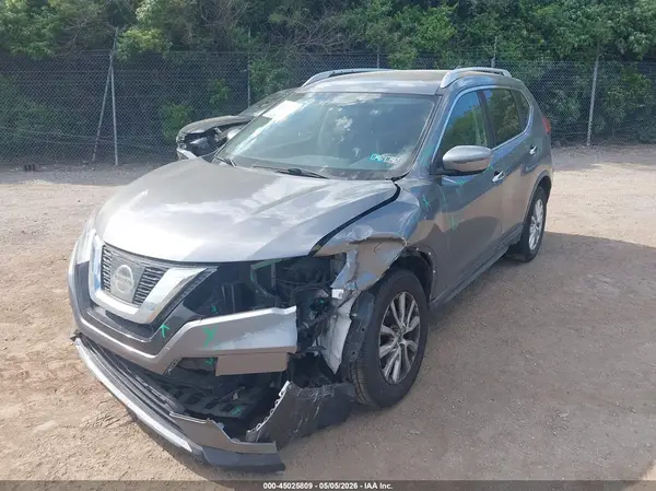 KNMAT2MV0HP582763 2017 NISSAN ROGUE - Image 2