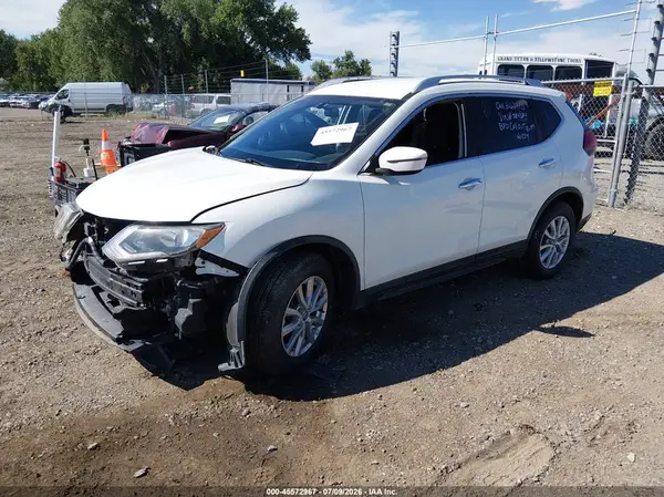 KNMAT2MV0HP584304 2017 NISSAN ROGUE - Image 2