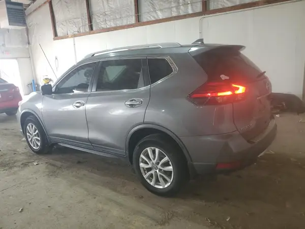KNMAT2MV0HP588739 2017 NISSAN ROGUE - Image 2