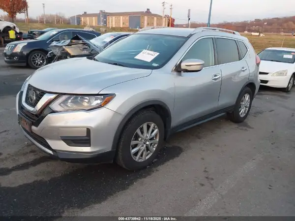 KNMAT2MV0HP595383 2017 NISSAN ROGUE - Image 2