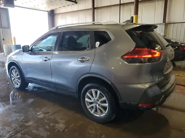 KNMAT2MV0HP598767 2017 NISSAN ROGUE - Image 2