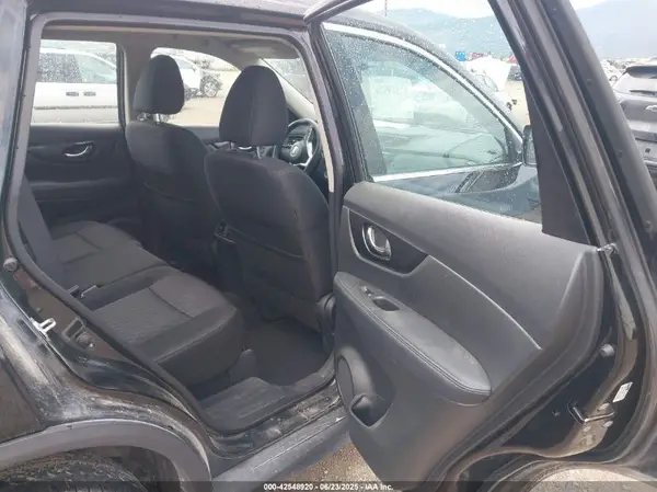 KNMAT2MV0HP598882 2017 NISSAN ROGUE - Image 8
