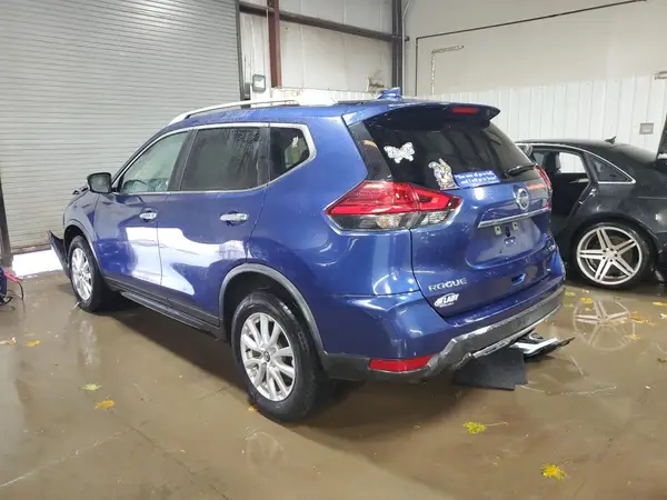 KNMAT2MV0HP601098 2017 NISSAN ROGUE - Image 2