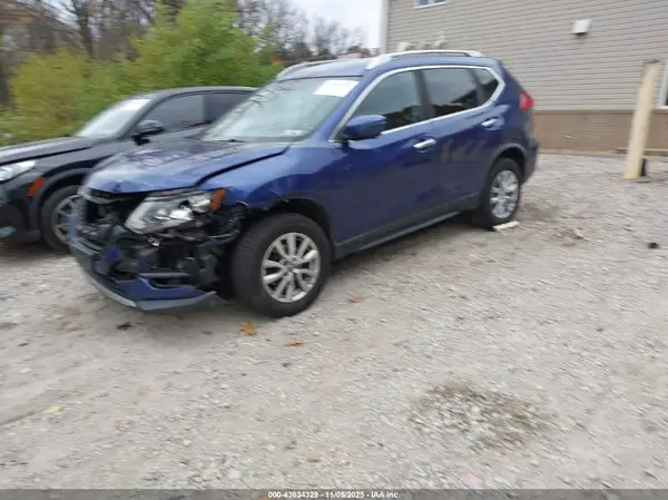 KNMAT2MV0HP601635 2017 NISSAN ROGUE - Image 2