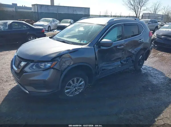 KNMAT2MV0HP607595 2017 NISSAN ROGUE - Image 2
