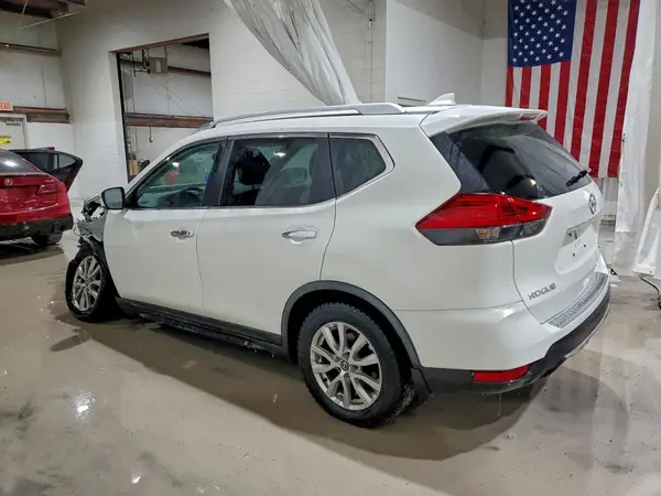 KNMAT2MV0HP609489 2017 NISSAN ROGUE - Image 2