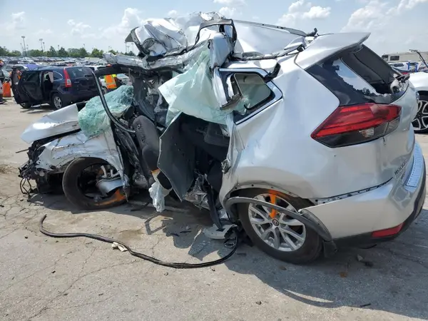 KNMAT2MV0HP609976 2017 NISSAN ROGUE - Image 2