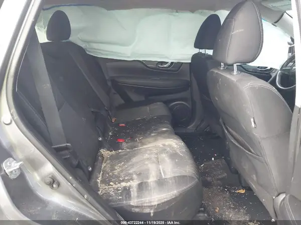 KNMAT2MV0HP611016 2017 NISSAN ROGUE - Image 8