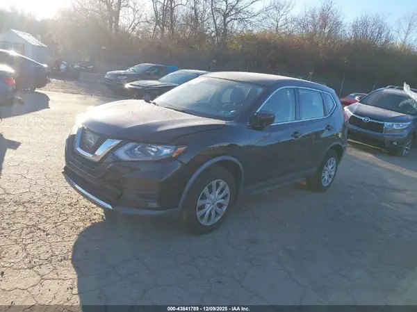 KNMAT2MV0HP614174 2017 NISSAN ROGUE - Image 2