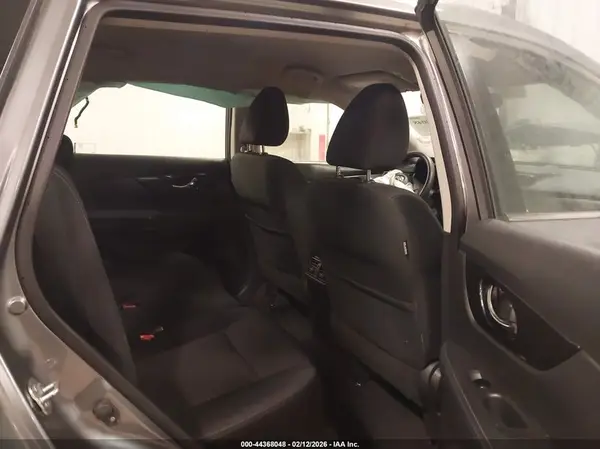 KNMAT2MV0HP618662 2017 NISSAN ROGUE - Image 8