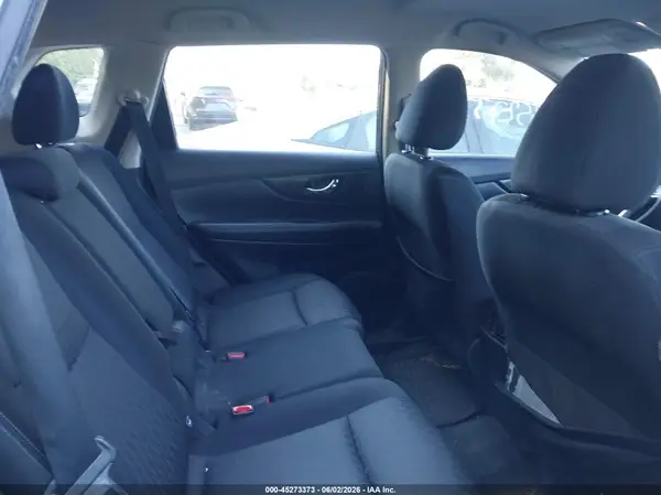 KNMAT2MV0HP619245 2017 NISSAN ROGUE - Image 8