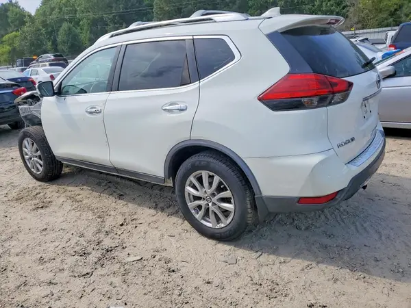KNMAT2MV0HP619357 2017 NISSAN ROGUE - Image 2