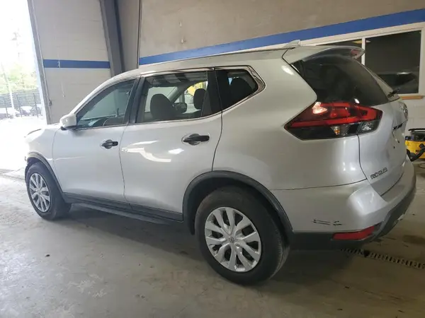 KNMAT2MV0JP501511 2018 NISSAN ROGUE - Image 2