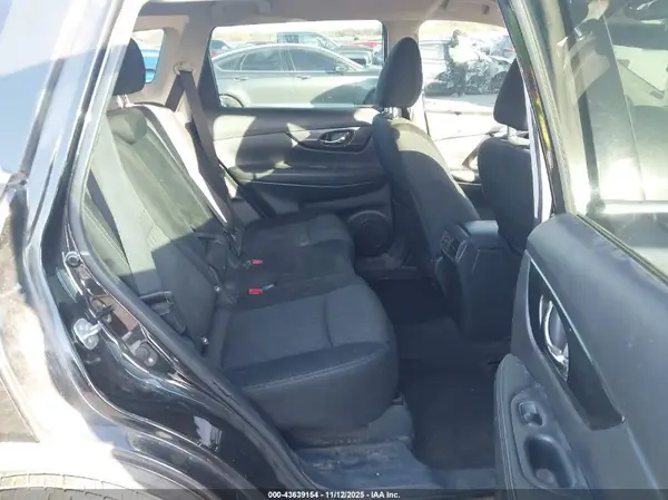 KNMAT2MV0JP506076 2018 NISSAN ROGUE - Image 8