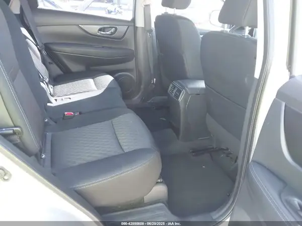 KNMAT2MV0JP508605 2018 NISSAN ROGUE - Image 8