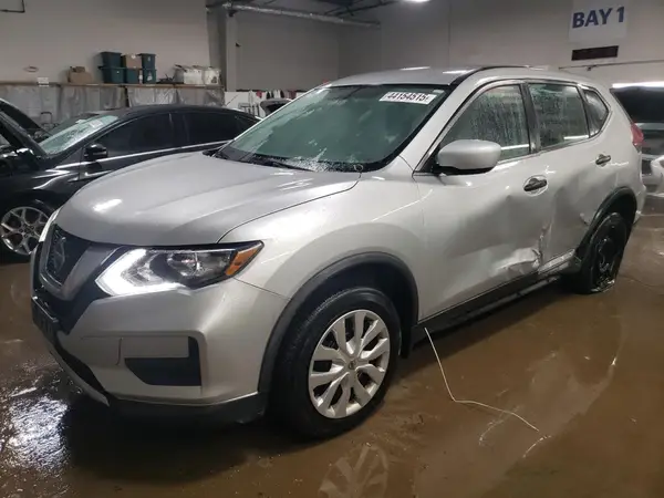 KNMAT2MV0JP508877 2018 NISSAN ROGUE - Image 1