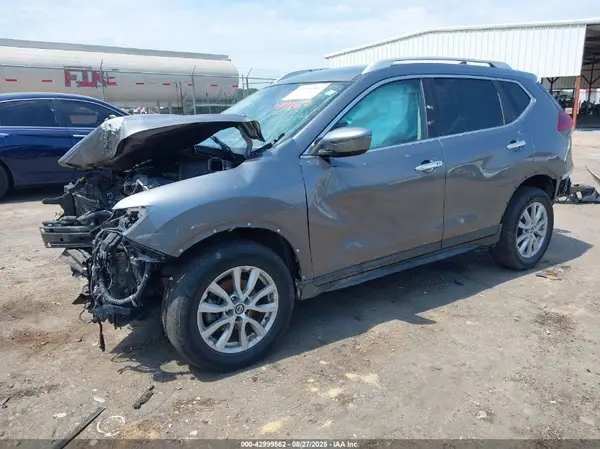 KNMAT2MV0JP511181 2018 NISSAN ROGUE - Image 2