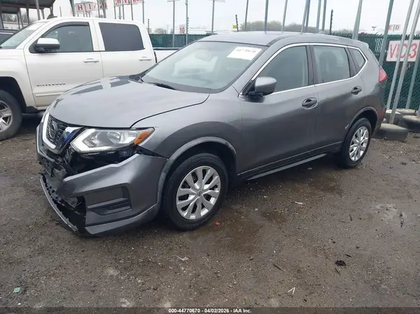 KNMAT2MV0JP518700 2018 NISSAN ROGUE - Image 2