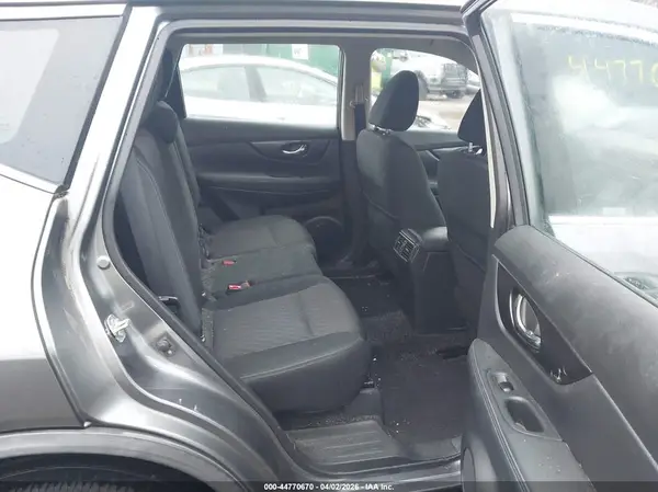 KNMAT2MV0JP518700 2018 NISSAN ROGUE - Image 8