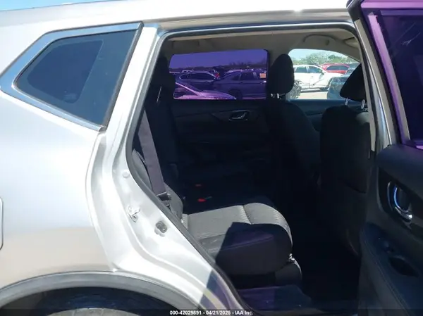 KNMAT2MV0JP520818 2018 NISSAN ROGUE - Image 8