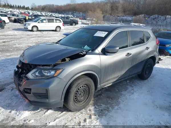 KNMAT2MV0JP521872 2018 NISSAN ROGUE - Image 2