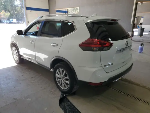 KNMAT2MV0JP526215 2018 NISSAN ROGUE - Image 2