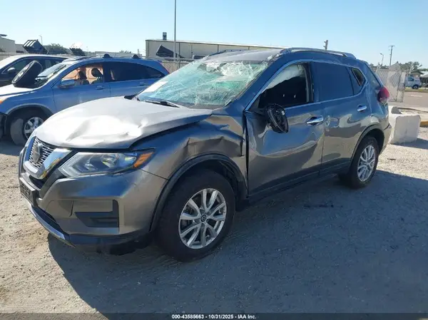 KNMAT2MV0JP526912 2018 NISSAN ROGUE - Image 2