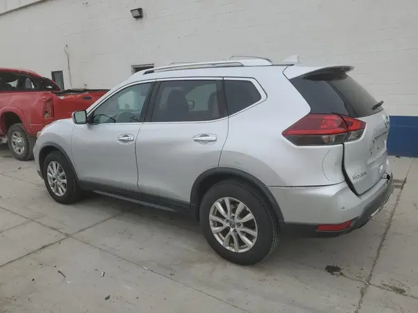 KNMAT2MV0JP530197 2018 NISSAN ROGUE - Image 2