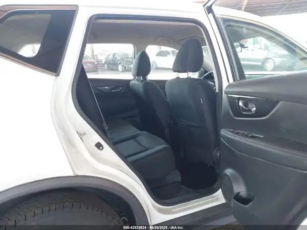 KNMAT2MV0JP533715 2018 NISSAN ROGUE - Image 8