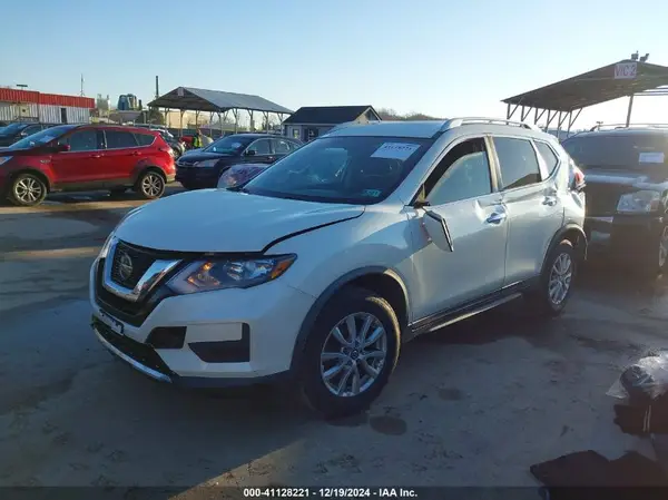 KNMAT2MV0JP537053 2018 NISSAN ROGUE - Image 2