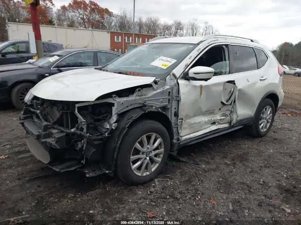 KNMAT2MV0JP543743 2018 NISSAN ROGUE - Image 2