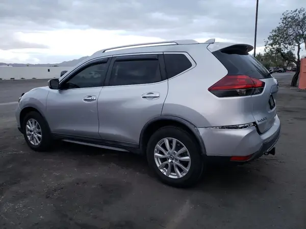 KNMAT2MV0JP545623 2018 NISSAN ROGUE - Image 2