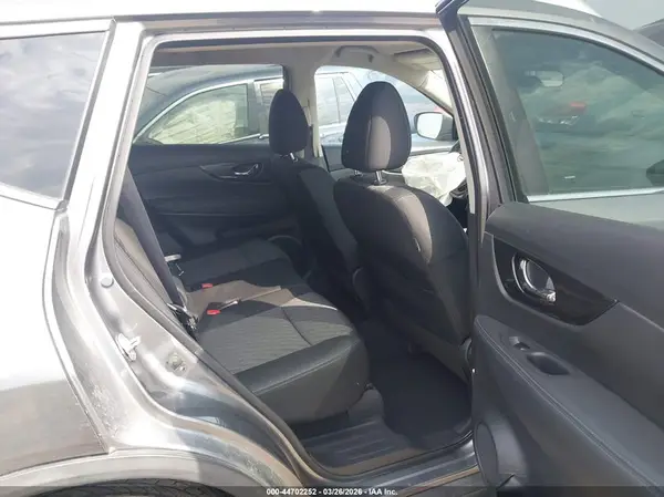 KNMAT2MV0JP561644 2018 NISSAN ROGUE - Image 8