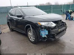 KNMAT2MV0JP565922 2018 NISSAN ROGUE