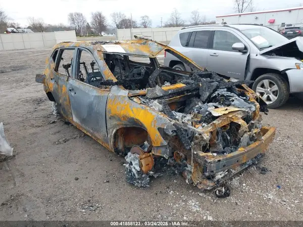 KNMAT2MV0JP566634 2018 NISSAN ROGUE - Image 1