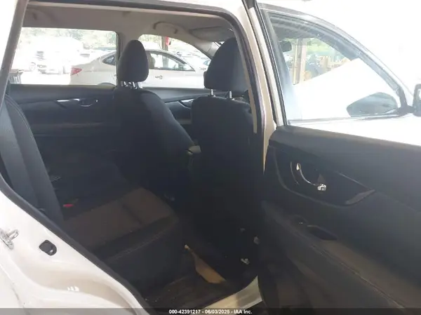 KNMAT2MV0JP566651 2018 NISSAN ROGUE - Image 8