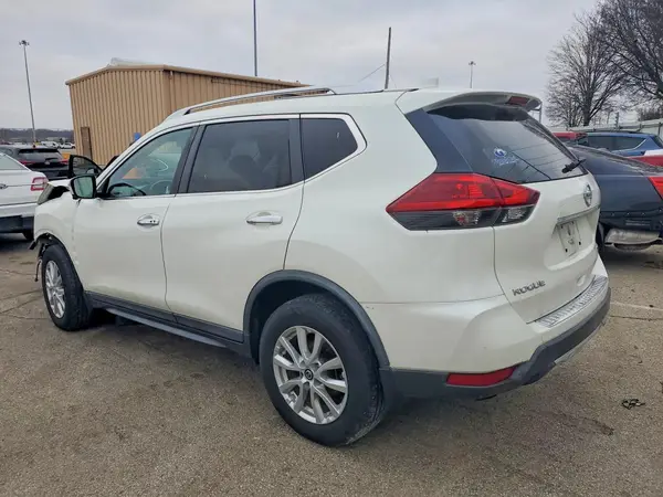 KNMAT2MV0JP566990 2018 NISSAN ROGUE - Image 2