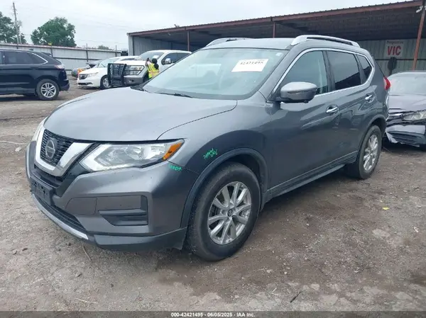 KNMAT2MV0JP569114 2018 NISSAN ROGUE - Image 2